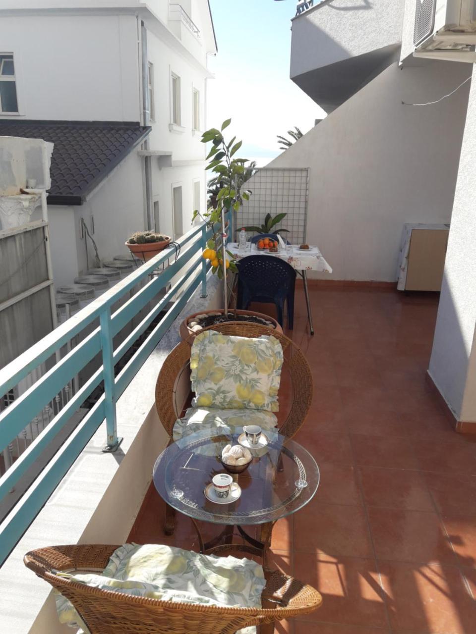 סרנדה Meni'S Family Apartament מראה חיצוני תמונה