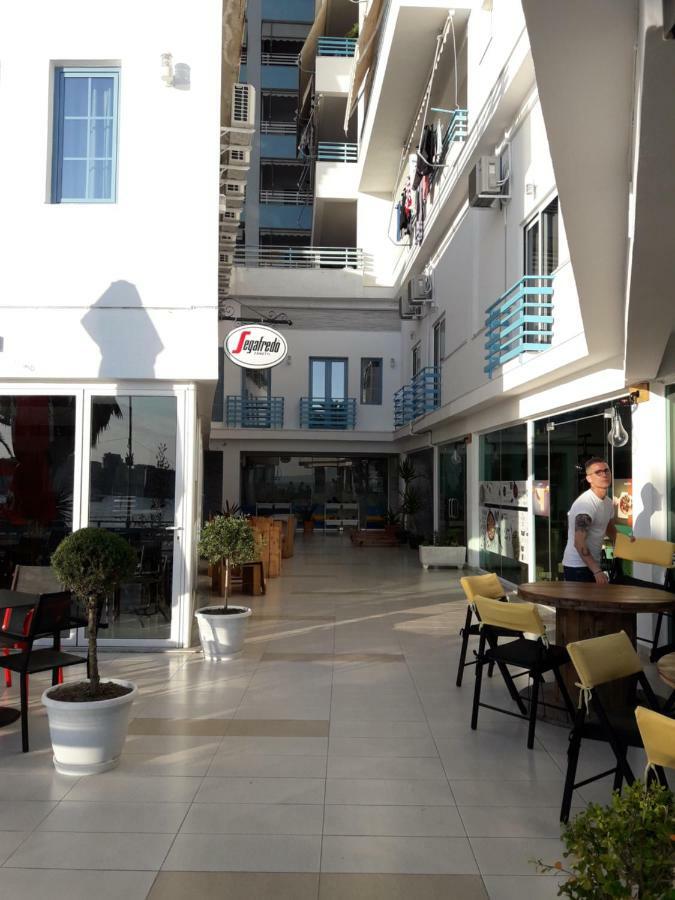סרנדה Meni'S Family Apartament מראה חיצוני תמונה
